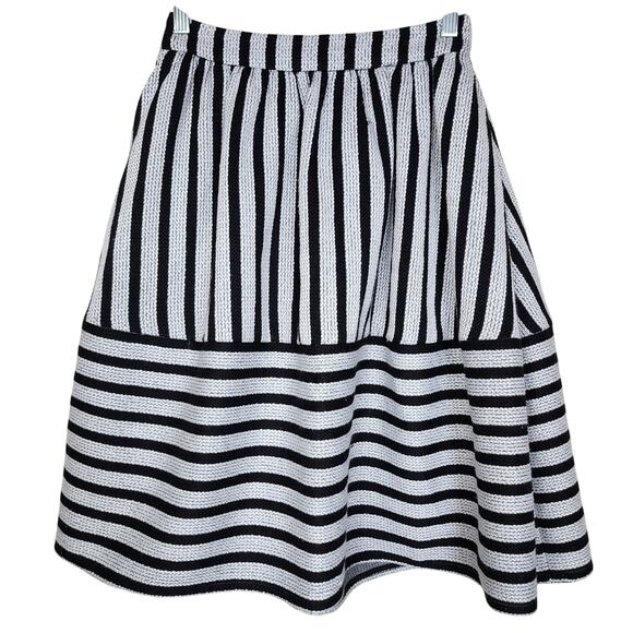 Express Size 2 Black White Striped Skirt - Picture 1 of 5